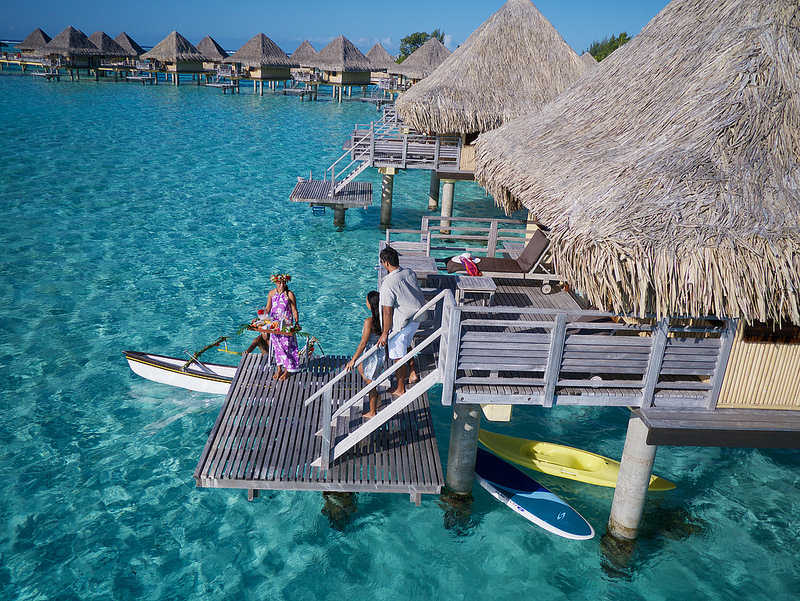 Overwater bungalow © InterContinental French Polynesia