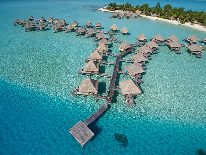 Overwater bungalow © InterContinental French Polynesia