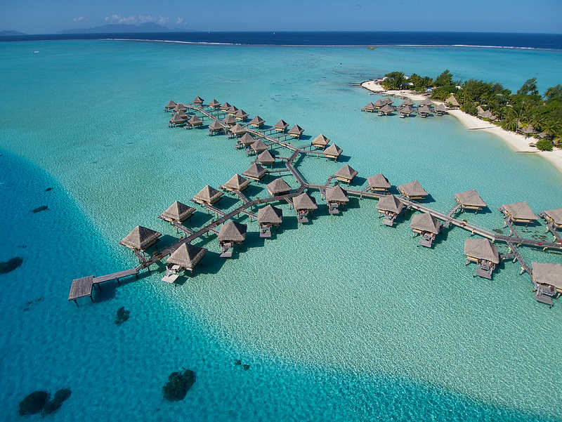 Overwater bungalow © InterContinental French Polynesia