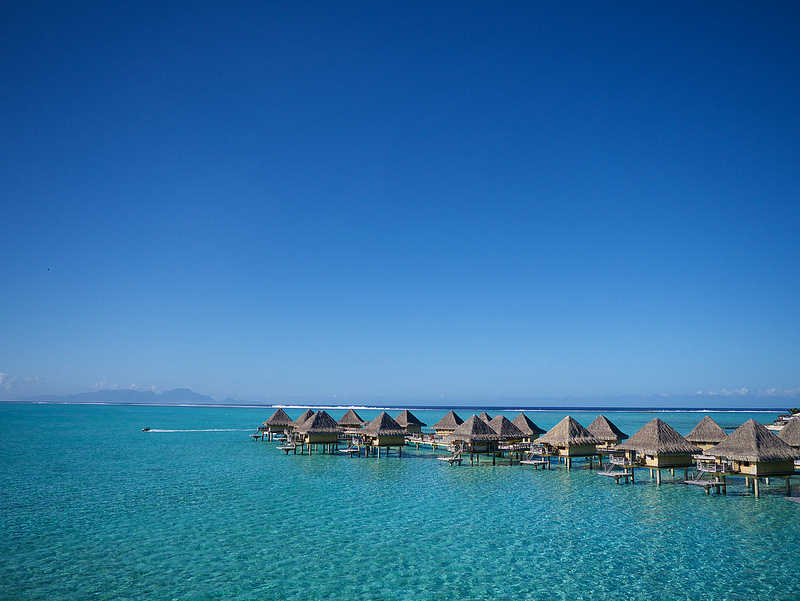 Overwater bungalow © InterContinental French Polynesia