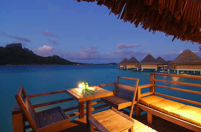 Overwater bungalow © InterContinental French Polynesia