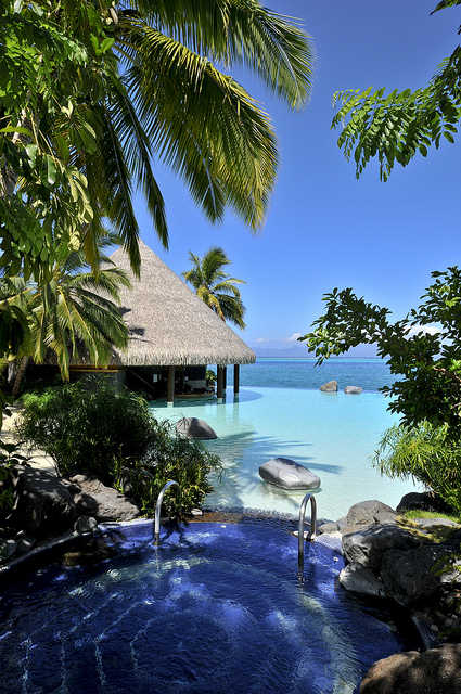 Sand bottom swimmingpool © InterContinental French Polynesia