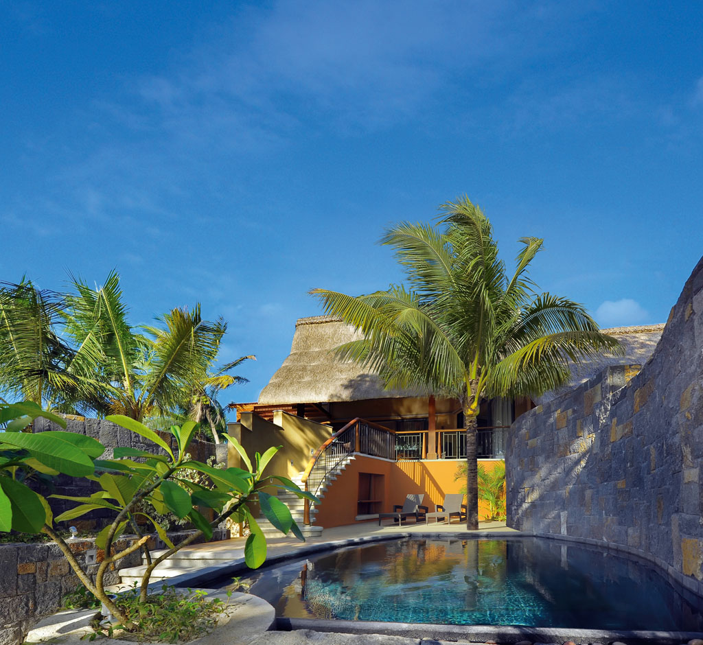Senior Suite Beach Front with pool © Beachcomber
